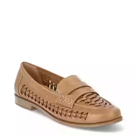 NWT TIME & Tru Women's Tan Loafers - Picture 1 of 4